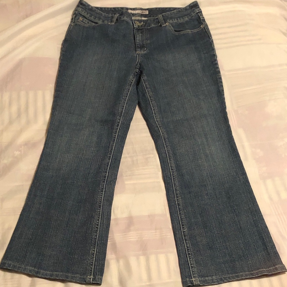 Chico petite flare jeans, Medium Blue Denim, back pocket embellishment